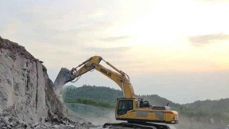 大吨位挖掘机代理，如何规避选型误区？**